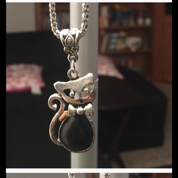 Metal Cat Necklace - Picture 3 of 3